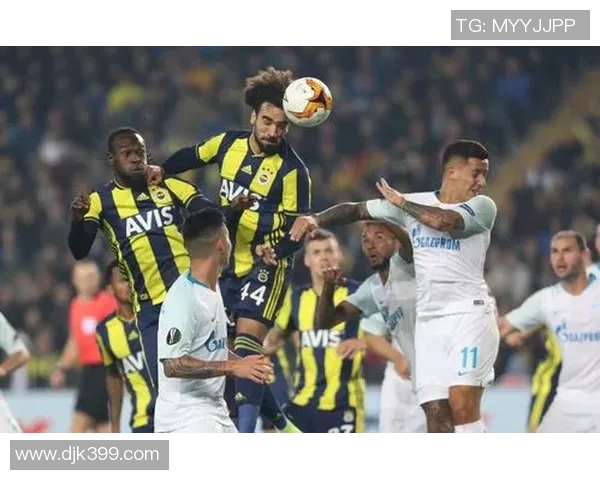 阿贾克斯与费内巴切的巅峰对决揭示足球战术与激情的完美结合 阿贾克斯与费内巴切的巅峰对决揭示足球战术与激情的完美结合